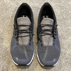 On Cloud 5 active life shoes women’s size 10